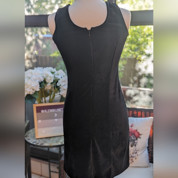Velour Little black dress - Picture 2 of 4